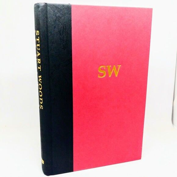 A Delicate Touch Stuart Woods-2018-Hardcover-1st/1st-Stone Barrington-Excellent - Picture 8 of 9